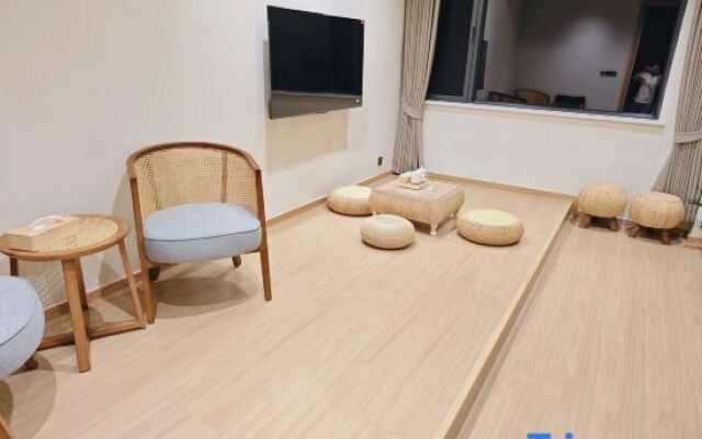 Xiaqing Canyon Creekside Homestay
