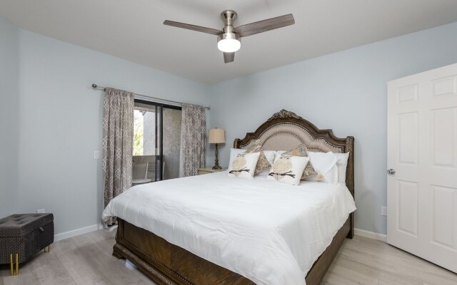 Villa Escape 2 Bedroom Condo by Redawning