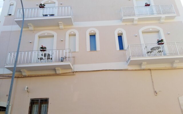 Studio in Canosa di Puglia, with Wonderful City View, Furnished Terrace And Wifi - 30 Km From the Beach