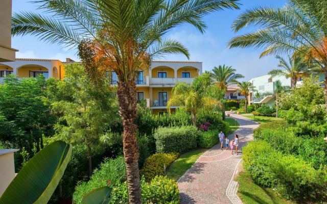 Serenusa Resort
