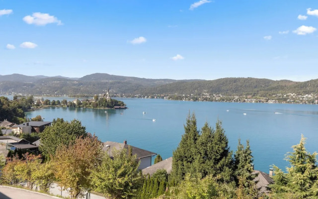 Maria Blick Lake View Apartments