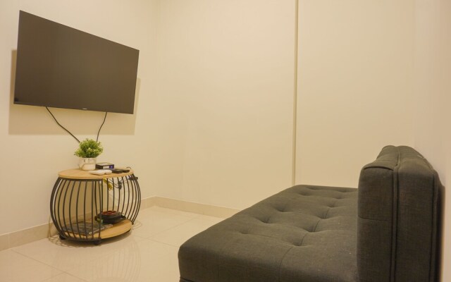 Nice And Comfort 1Br Apartment At Gold Coast