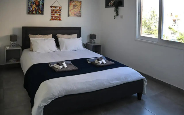 The Harbour Suite - 100M From The Beach - 6 Guests