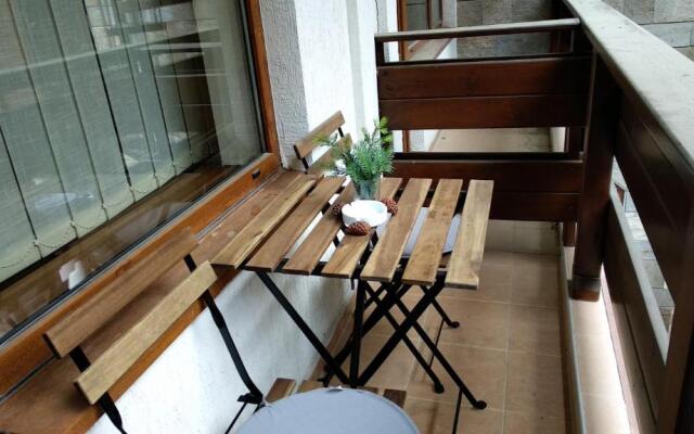 Pine Tree Apartment 3 - B3