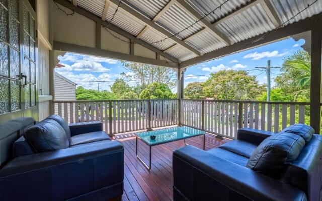 Yandina Hotel
