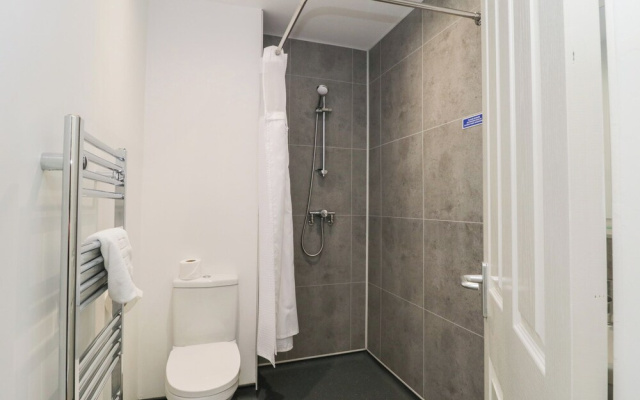 Harcombe House Rooms - First Floor Double