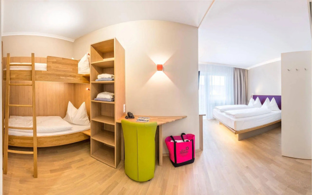 Thermenhotel All In Red