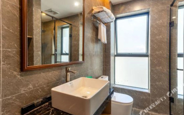 Youbo Four Seasons Apartment (Hengqin Ocean Kingdom Store)