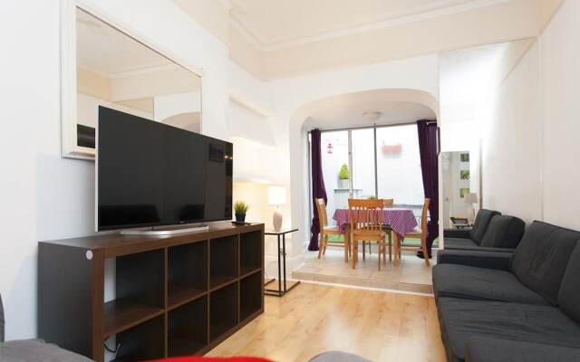 Hyde Park Atmosphere A