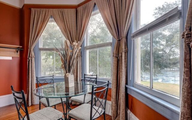 Forsyth Park 2 Bedroom Beauty