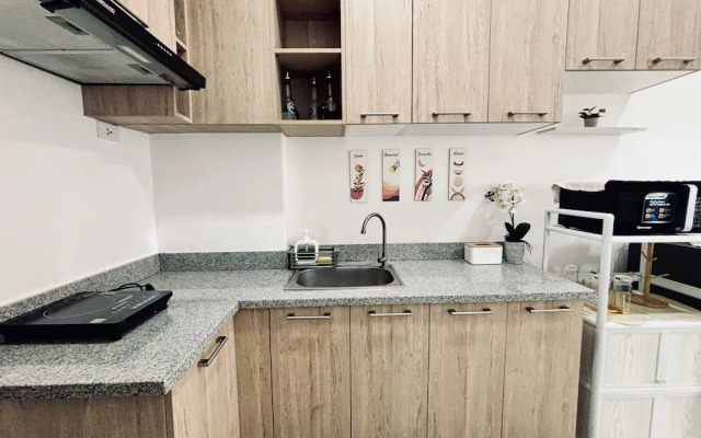 Bright & Airy Urban Escape