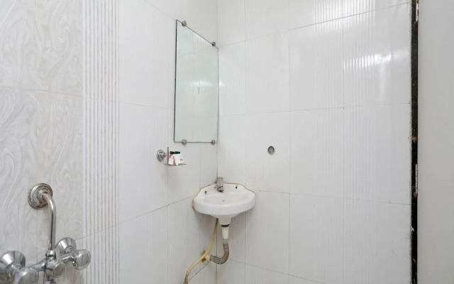 Hotel Recharge By OYO Rooms