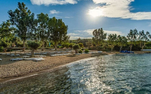 Evia Riviera Resort