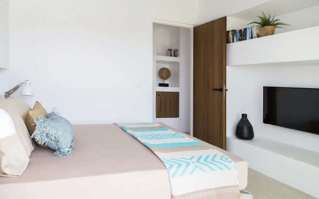 Hide out Suites