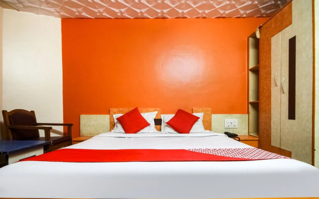 OYO 48043 Hotel Godavari