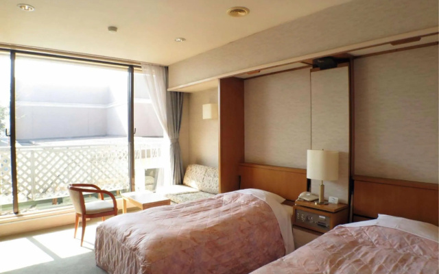 Hotel Tenchikaku – Guest Rooms – Hitachi