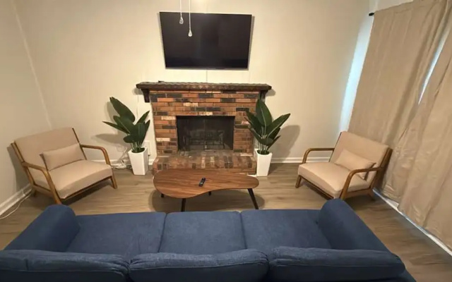 Newly Renovated 3 Bedroom House in Lakewood