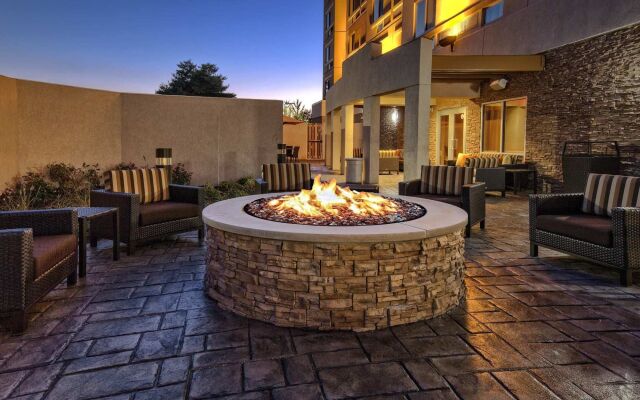 Courtyard Westbury Long Island