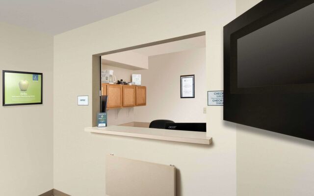 WoodSpring Suites Lexington