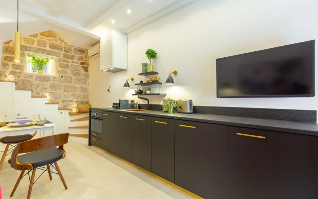 Old Town House With Lush Private Garden