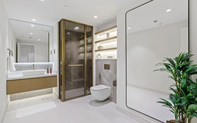 Waterfront 3BR Apt Direct Access to Nakheel Mall