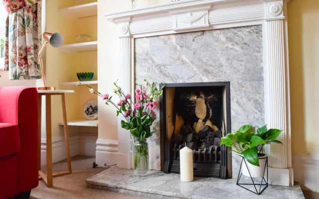 1 Bedroom Mansion Block Apartment in Westminster