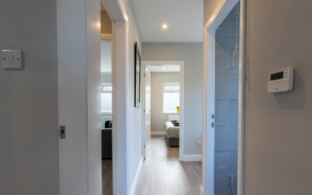 Altham Place-fully Refurbished 2-bath Bungalow