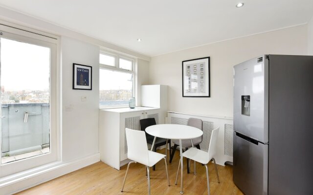 Posh Apartment in London Near Hyde Park