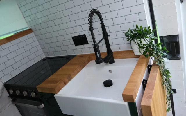 Superb 4 Berth Campervan With Kingsize bed