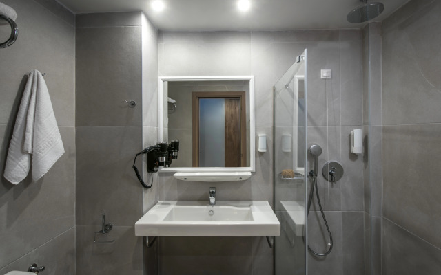 Mistral Mare Hotel