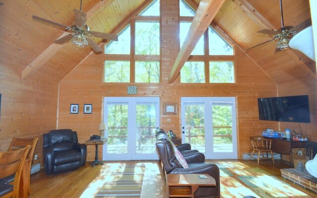 Rosies Creekside Retreat - 3 BR Escape!