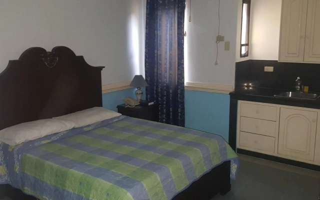 Kokomo's Suites Hotel