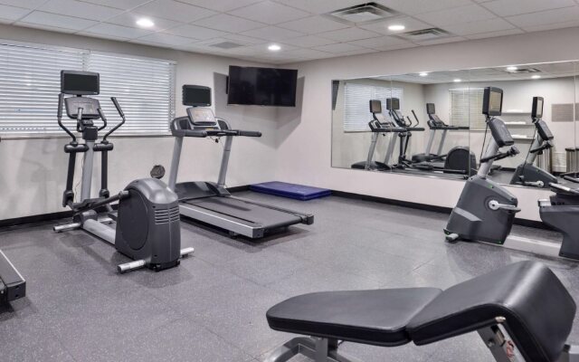 Country Inn & Suites by Radisson, Tinley Park, IL