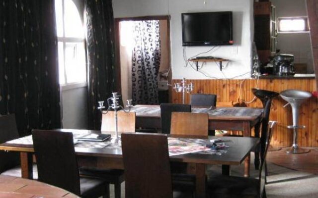 Villa Ocean Crest Guesthouse and B&B