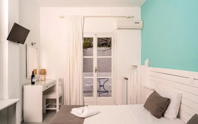 Ikaros Hotel