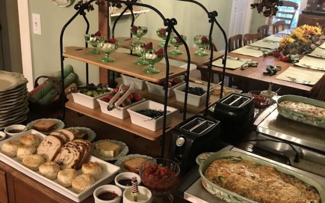 Equinox Inn at Canyon Lake