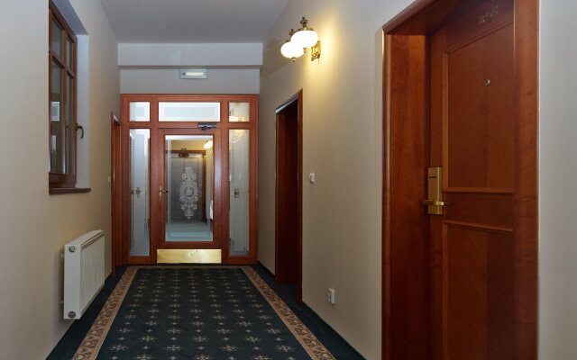 Amigo City Centre Hotel