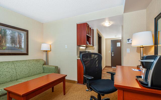 Holiday Inn Express Hotel & Suites CLARINGTON - BOWMANVILLE by IHG