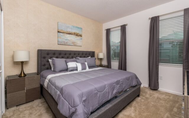 8 Bedroom 6 Bathroom Villa