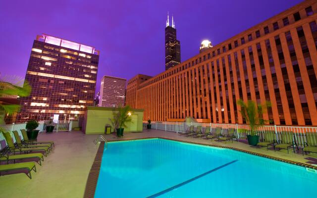 Holiday Inn & Suites Chicago - Downtown, an IHG Hotel