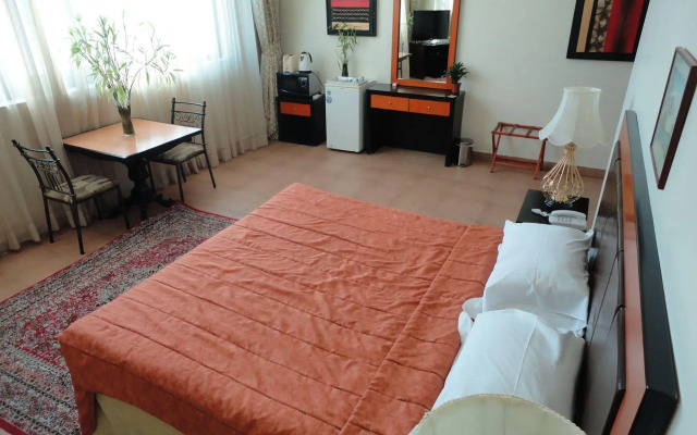 OYO 111 Infinity Suites