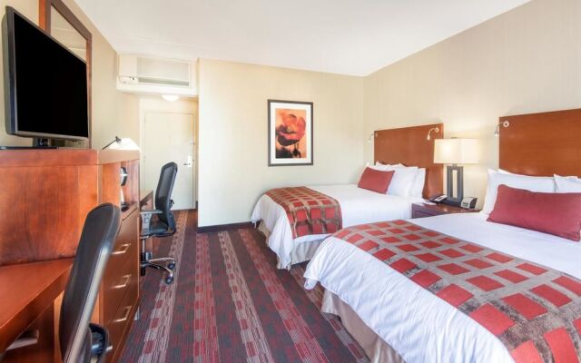 Wyndham Hamilton Park Hotel and Conference Center