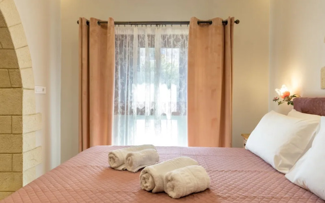 The Owl House Near Chania City Centre