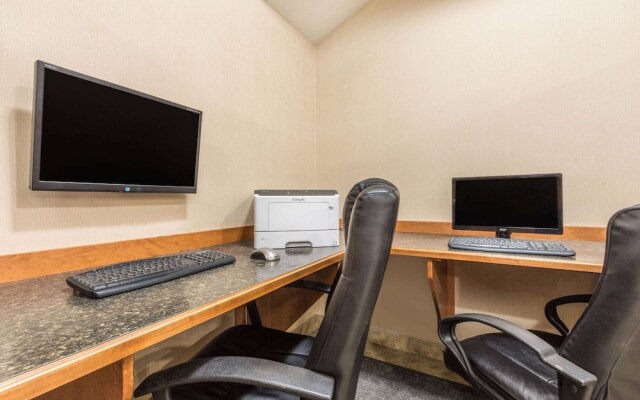 Ramada Clairmont/Grande Prairie