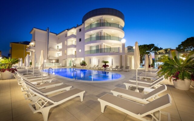 International Beach Hotel