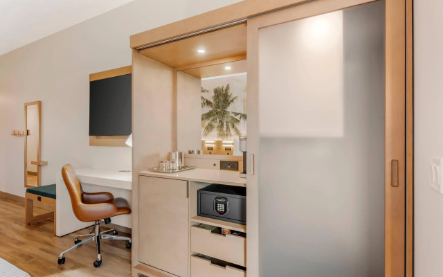 Cambria Hotel Tampa-Brandon