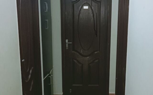 R Hotel - Manapakkam