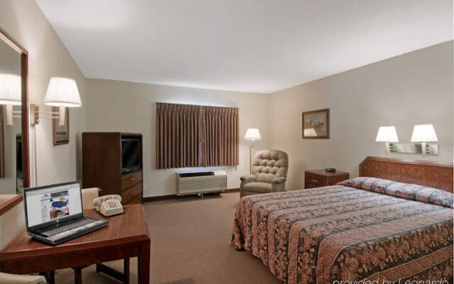 Americas Best Value Inn & Suites Waverly