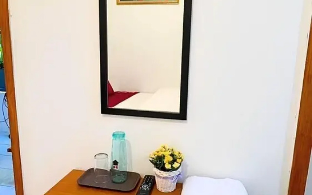 Djuragan Kamar Halona