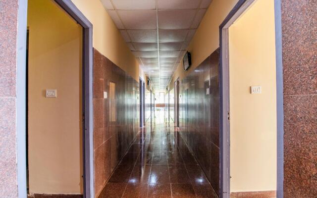 Vaccinated Staff- SPOT ON 70604 New Forever Next